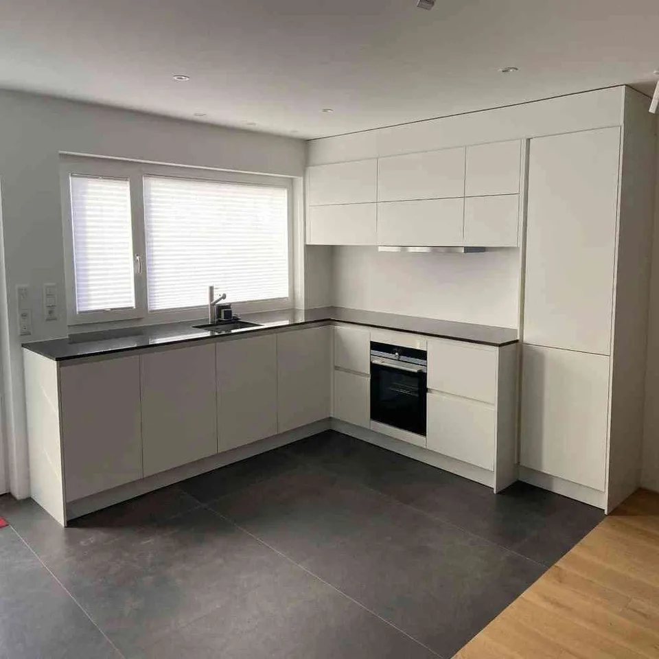 Exklusiv kernsaniertes Reihenhaus mit Dachterrasse in zentraler Lage v