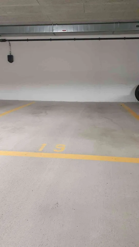 Tiefgaragenplatz zu vermieten