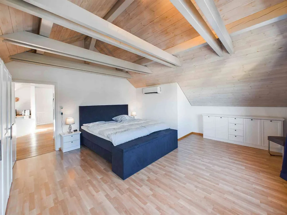 Grosszügige und helle 5.5-Zimmer-Maisonette mit fantastischer Aussicht