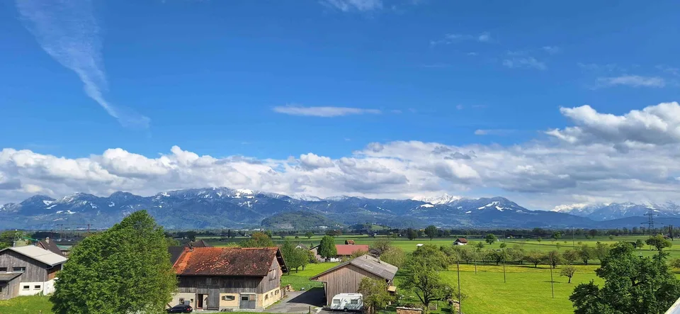 Grosszügige und helle 5.5-Zimmer-Maisonette mit fantastischer Aussicht