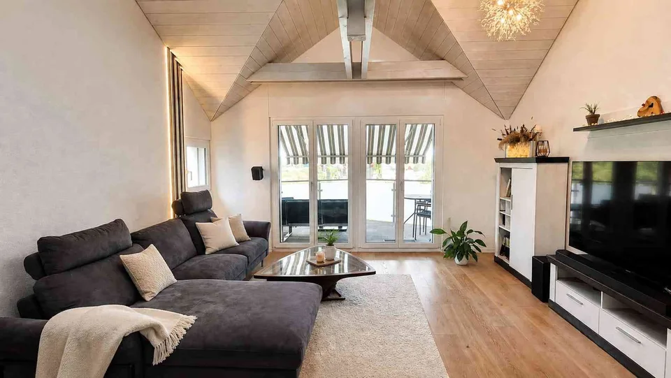 Grosszügige und helle 5.5-Zimmer-Maisonette mit fantastischer Aussicht