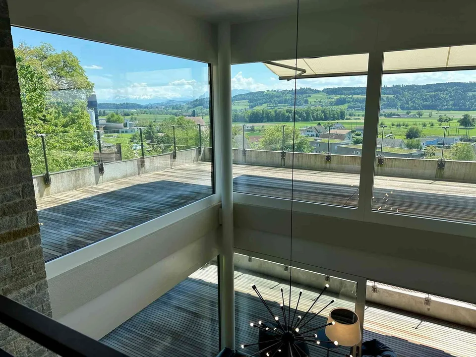 Exklusive 5.5-Zimmer-Attikawohnung-Maisonette - Privatsphäre&Aussicht