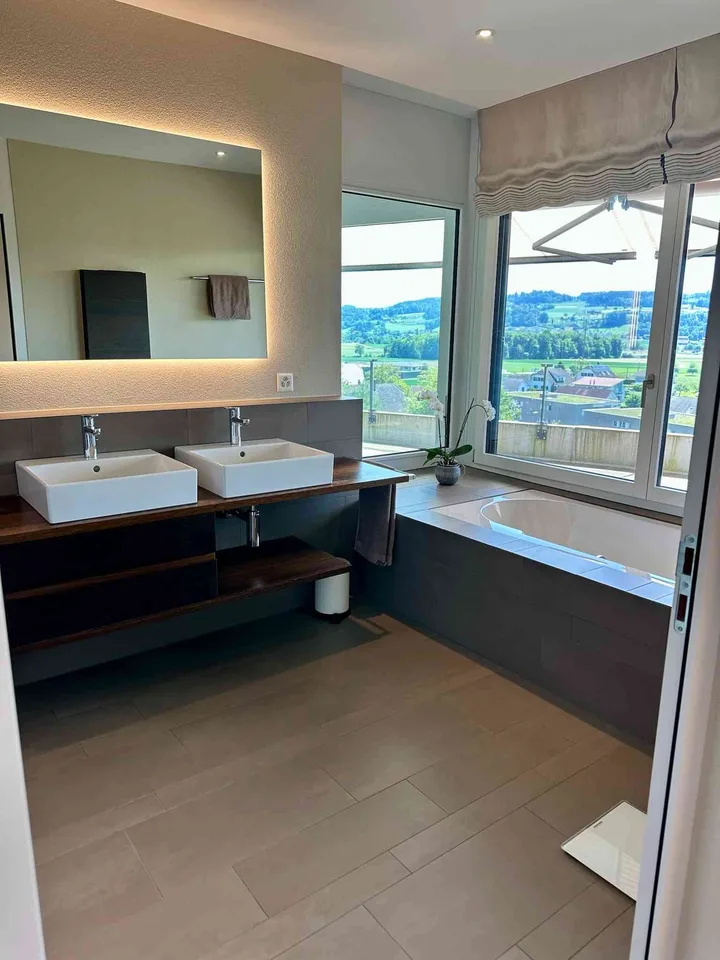 Exklusive 5.5-Zimmer-Attikawohnung-Maisonette - Privatsphäre&Aussicht