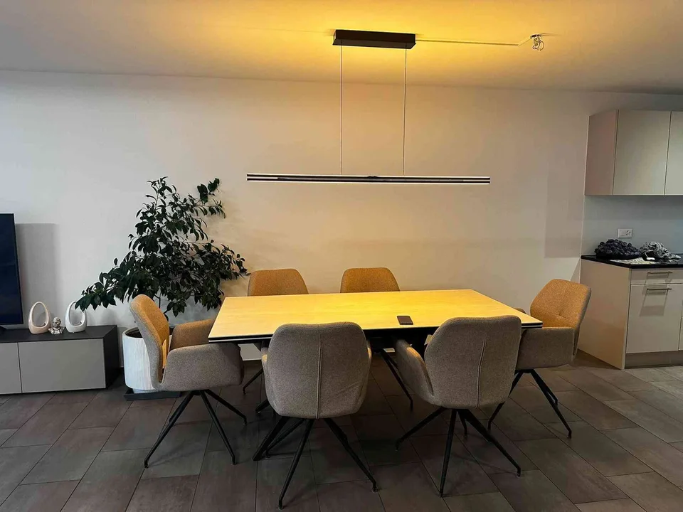 Modernes 6.5 Zimmer Mittelhaus - Wohnkomfort in naturnaher Lage