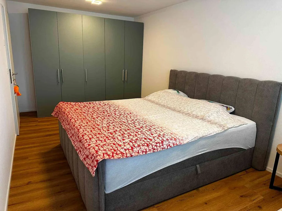 Modernes 6.5 Zimmer Mittelhaus - Wohnkomfort in naturnaher Lage