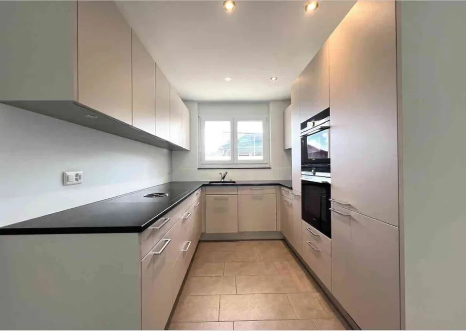 Modernes 6.5 Zimmer Mittelhaus - Wohnkomfort in naturnaher Lage
