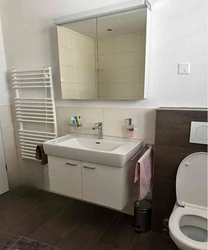 Modernes 6.5 Zimmer Mittelhaus - Wohnkomfort in naturnaher Lage
