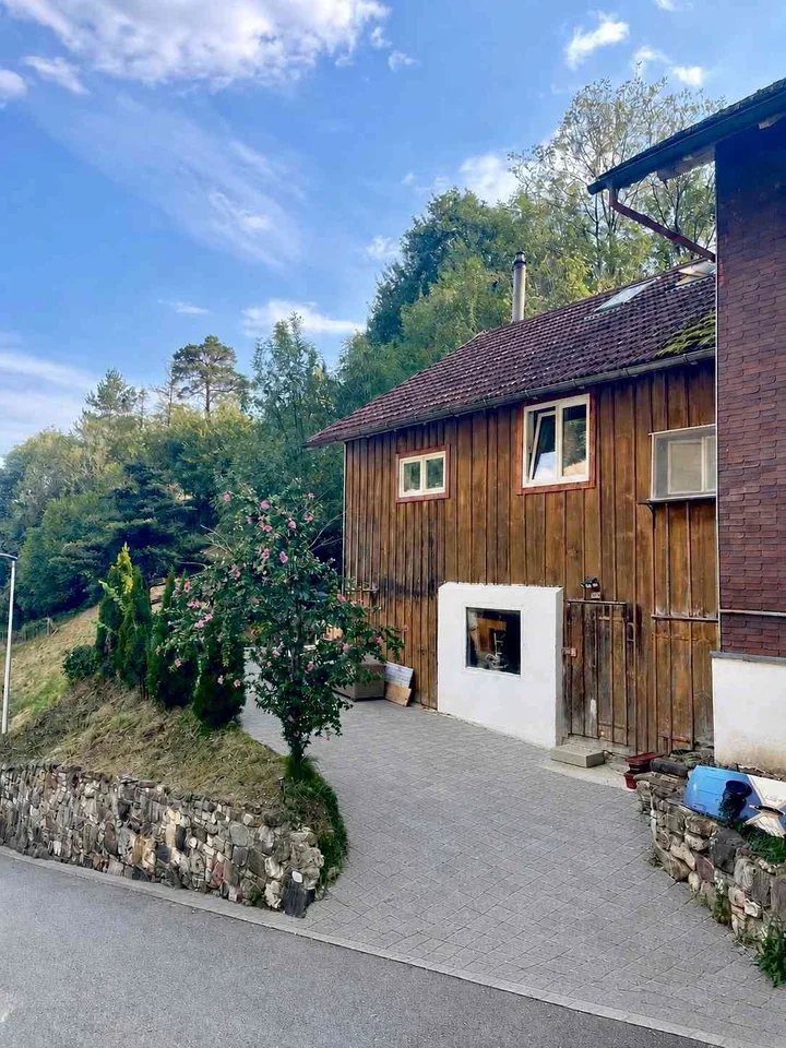 Charmantes Galeriehaus mit Loftcharakter in ruhiger Lage