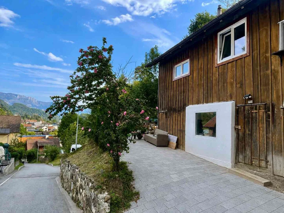 Charmantes Galeriehaus mit Loftcharakter in ruhiger Lage