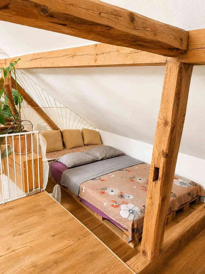 Charmantes Galeriehaus mit Loftcharakter in ruhiger Lage