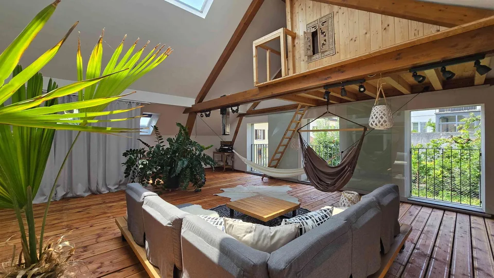Dachwohnung in Rüti ZH - 1.OG im 2-Parteienhaus mit grosser Loggia