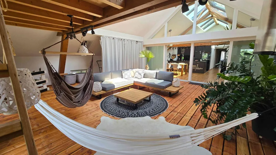 Dachwohnung in Rüti ZH - 1.OG im 2-Parteienhaus mit grosser Loggia