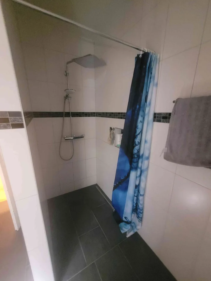 Von Privat günstige Traumwohnung mit über 160m2 Wohnfläche