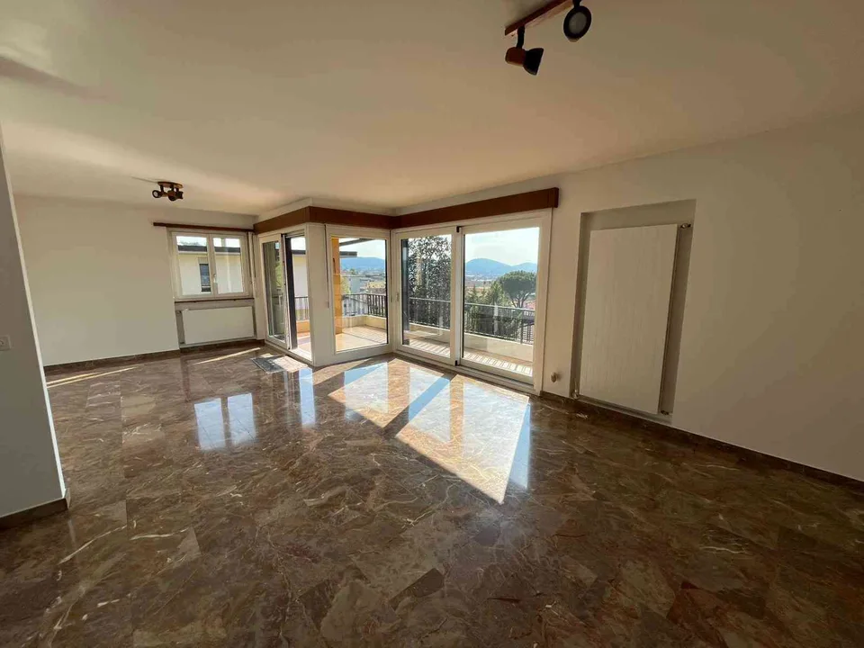 Villa a Mendrisio 8 locali con vista e giardino privato