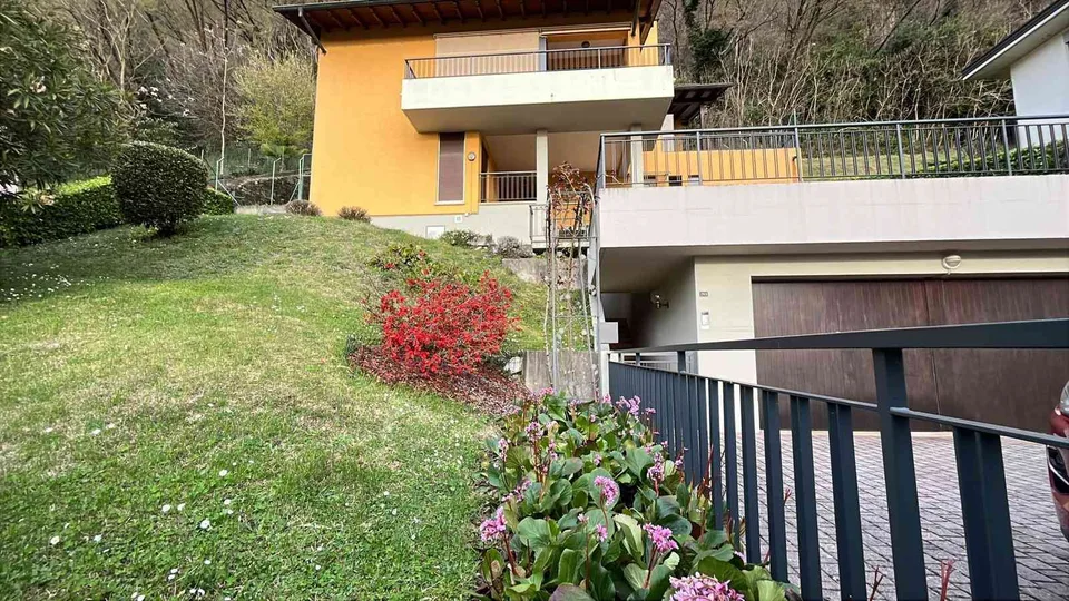 Villa a Mendrisio 8 locali con vista e giardino privato