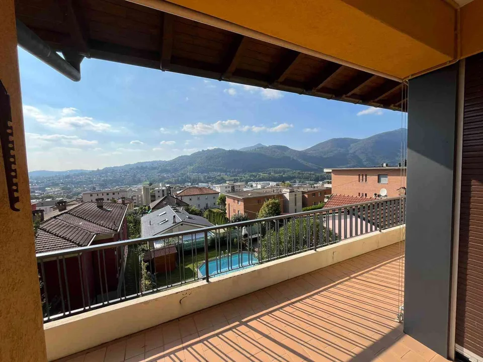 Villa a Mendrisio 8 locali con vista e giardino privato