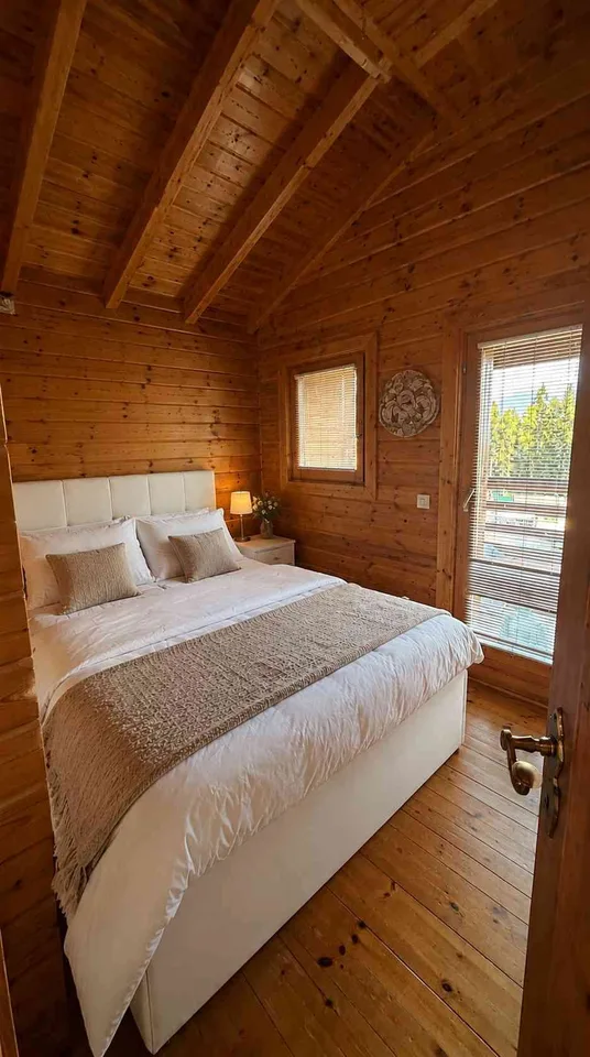 Anzère : Grand chalet ensoleillé, environnement paisible et familial.