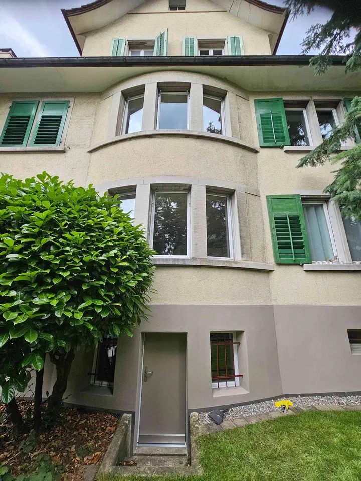 Stilvolle 4-Zimmer-Altbauwohnung am Emmersberg