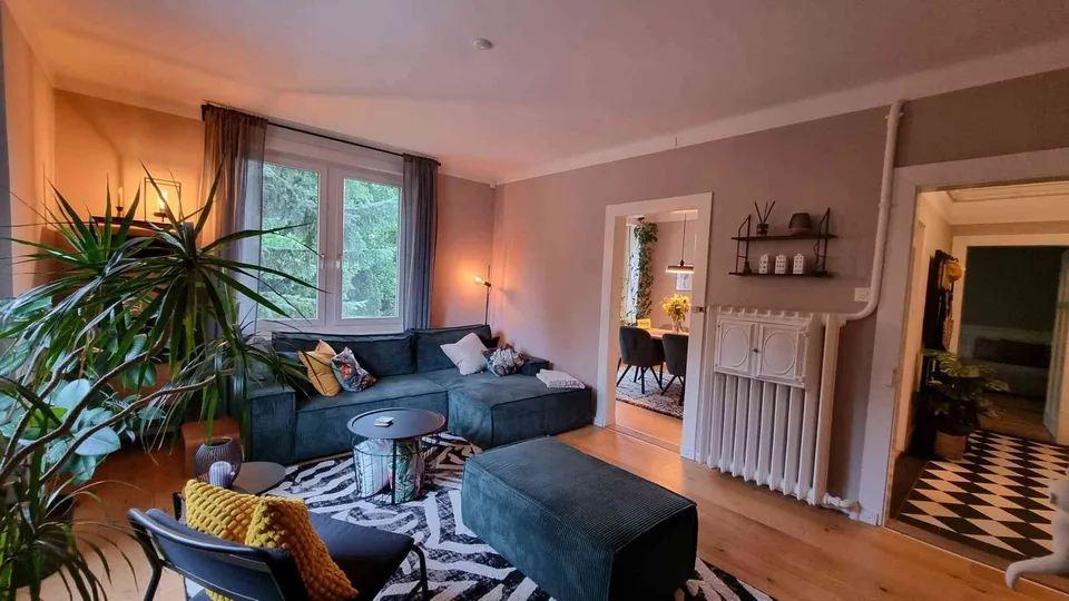 Stilvolle 4-Zimmer-Altbauwohnung am Emmersberg