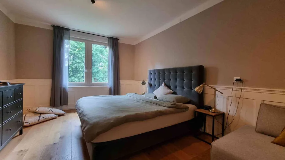 Stilvolle 4-Zimmer-Altbauwohnung am Emmersberg