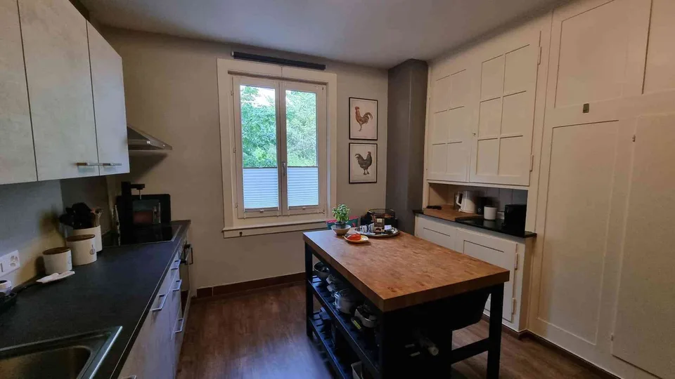 Stilvolle 4-Zimmer-Altbauwohnung am Emmersberg