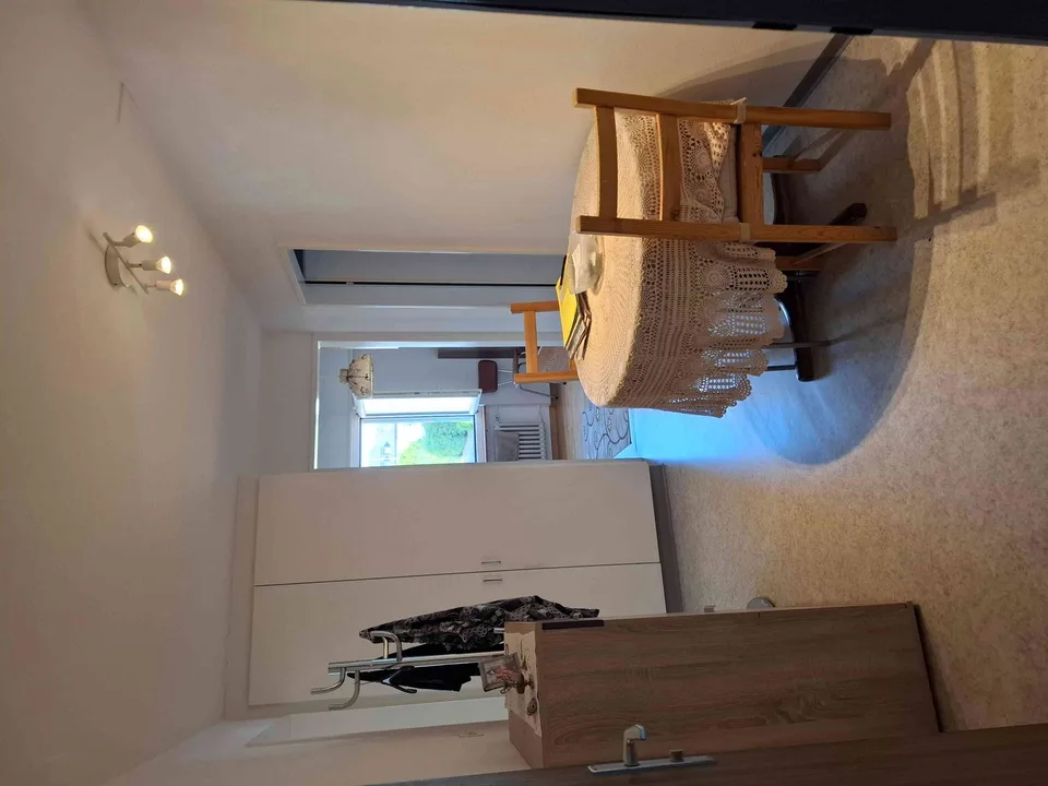 Schöne, neu renovierte 3.5 Zimmer-Wohnung im Hochparterre