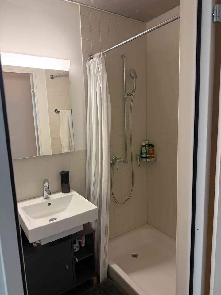 Sehr ruhige, schöne 3.5 Zi Wohnung, Waschmaschine,Tumbler,ab 15.12.26