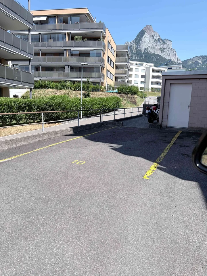 Grosszügige 3.5-Zimmer-Wohnung an ruhiger und zentraler Lage in Seewen