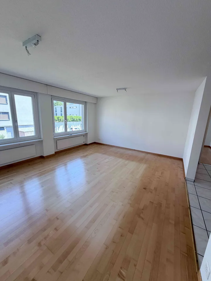 Grosszügige 3.5-Zimmer-Wohnung an ruhiger und zentraler Lage in Seewen