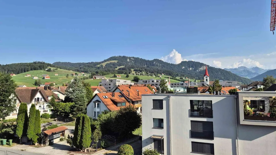 Exklusive 4.5-Zimmer-Neubauwohnung im 2. OG mit Alpenpanorama