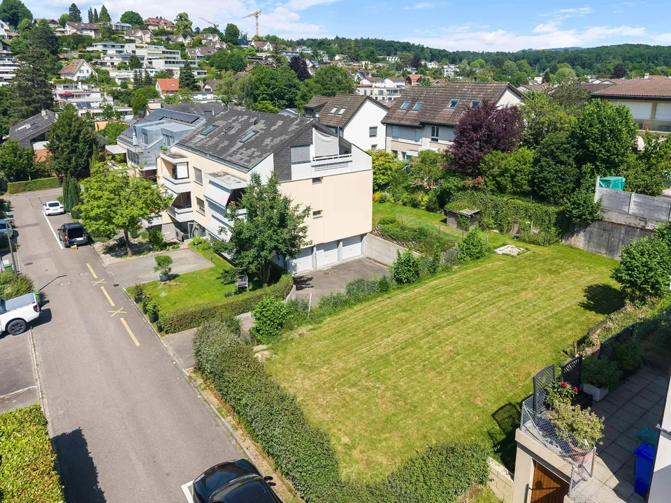 Mehrfamilienhaus mit 5 Wohneinheiten und Baulandreserve