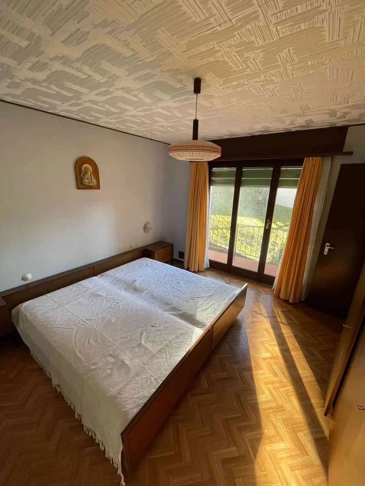 Casa bifamiliare ottima posizione soleggiata completamente arredata su