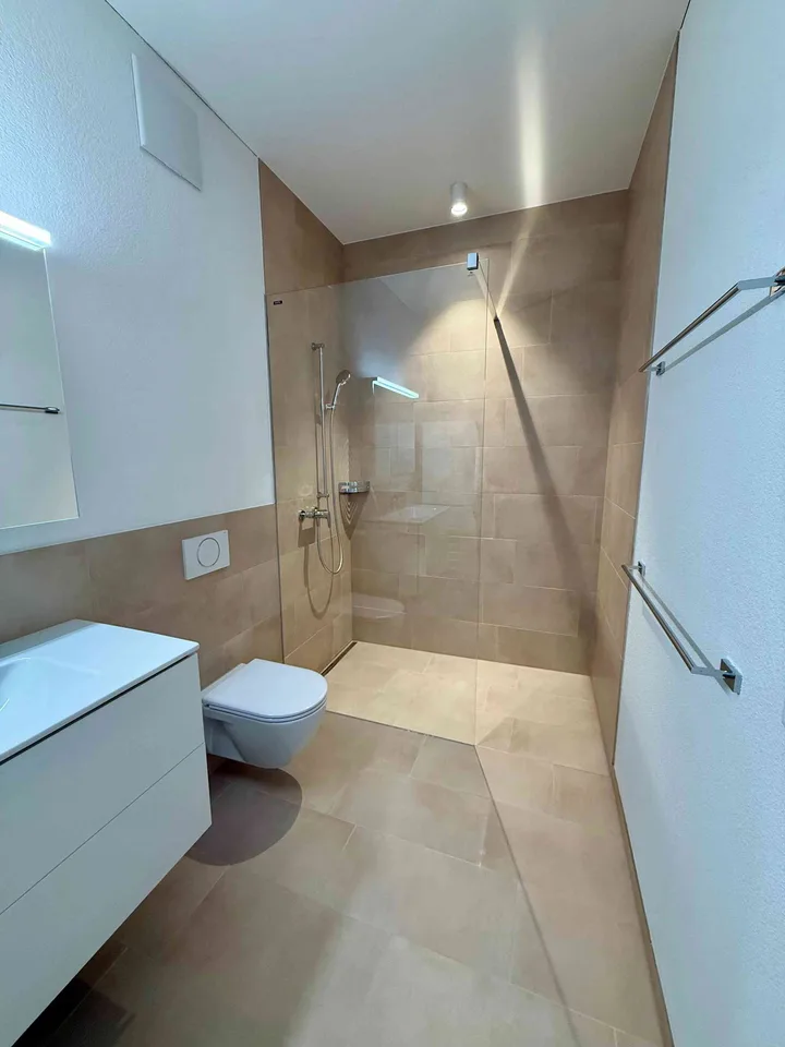 Neue, einzigartige, lichtdurchflutete 3.5 Zimmer Garten-Loft-Wohnung