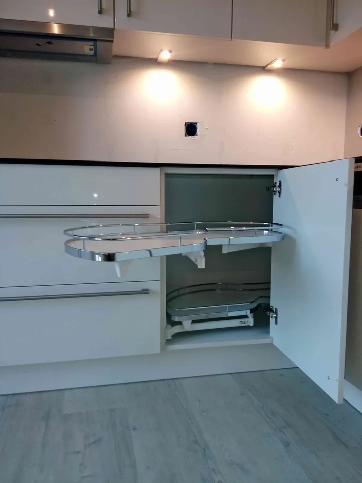 An Top-Lage: Renovierte, helle, 4.5-Zimmer Whg mit 100 m2 Terrasse