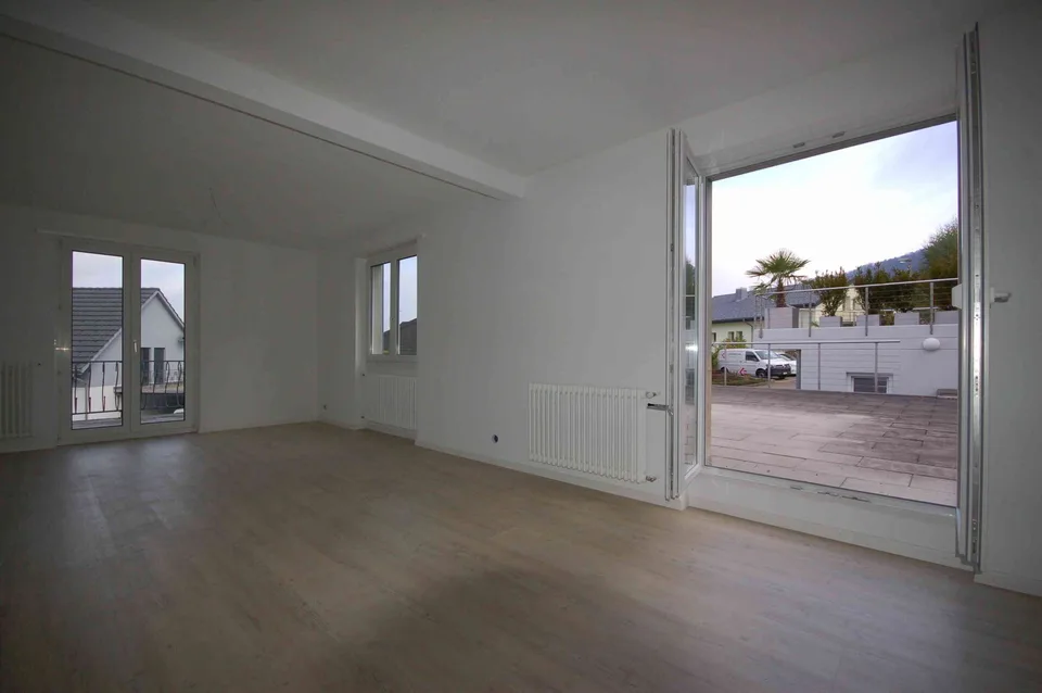 An Top-Lage: Renovierte, helle, 4.5-Zimmer Whg mit 100 m2 Terrasse