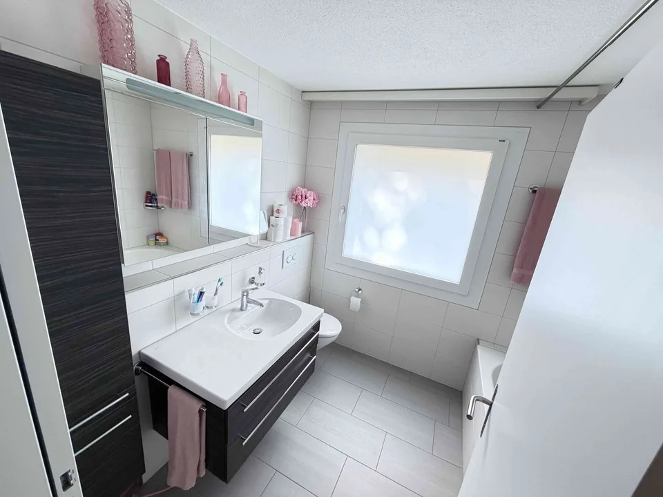Exklusive 4.5-Zimmer-Wohnung mit grosszügigem Balkon in begehrter Lage