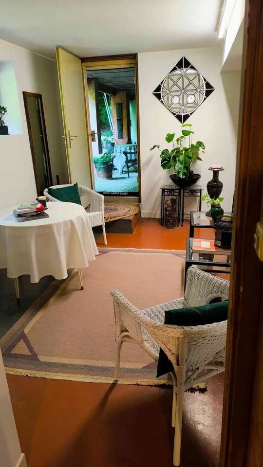 Ferme réhabilitée en appartements et locaux artisanaux