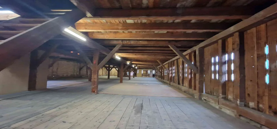 Holzschopf mit 390 m² Nutzfläche – befristet zu vermieten