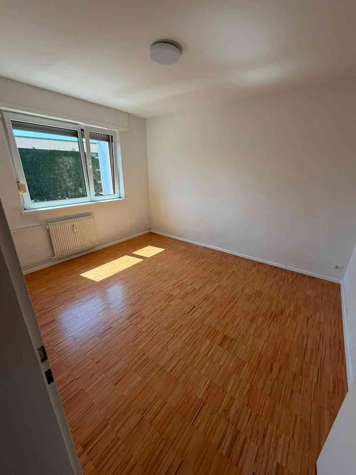 Renovierte Wohnung in Saint-Louis – 5 Gehminuten zu Novartis/Grenze