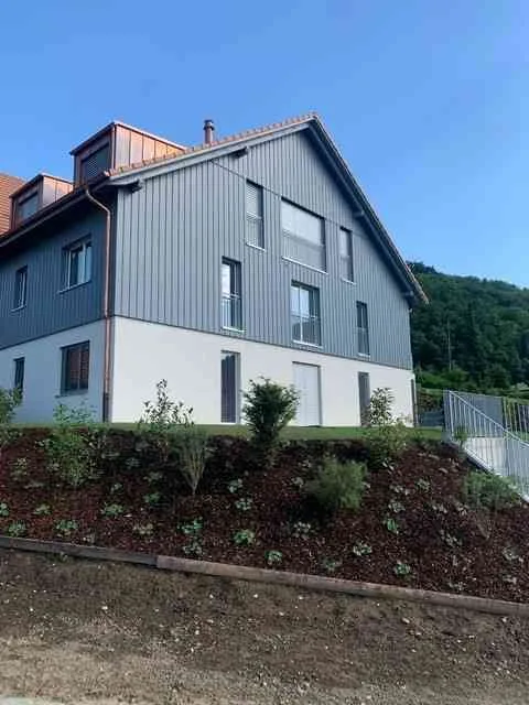 3 1/2 Zimmer Dachwohnung mit traumhafter Aussicht