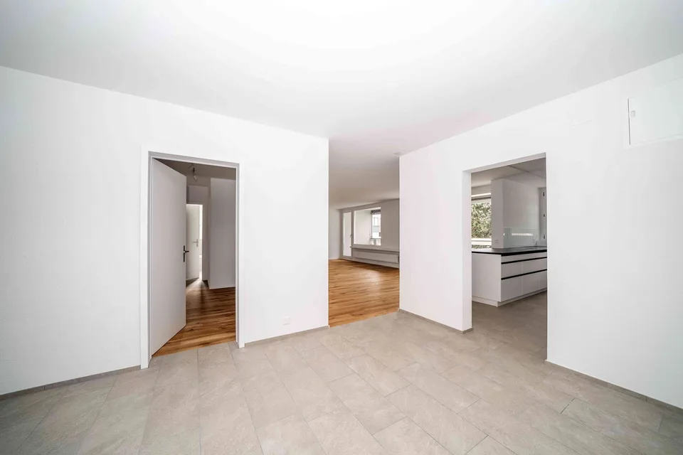 Grosszügige, komplett renovierte 5.5-Zimmer-Wohnung