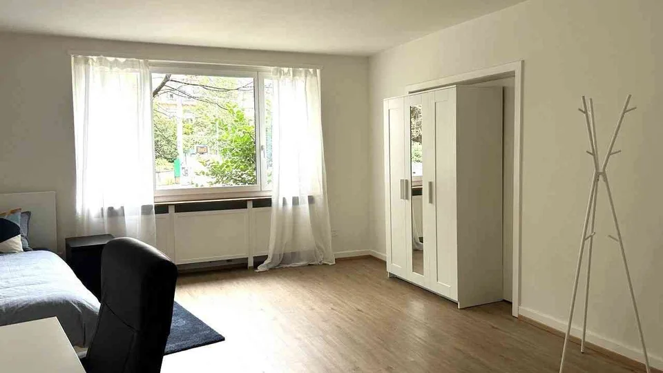 Möbliertes Privatzimmer A3 an zentraler Lage in 4-Z'Wohnung
