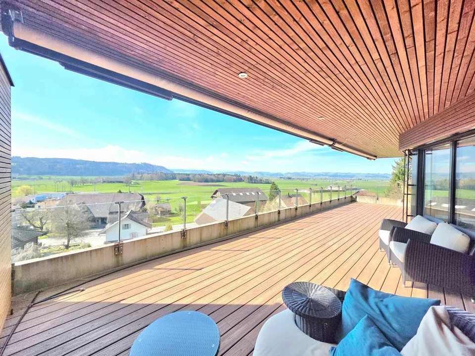Hochwertige Maisonette-Attika mit fantastischer Aussicht
