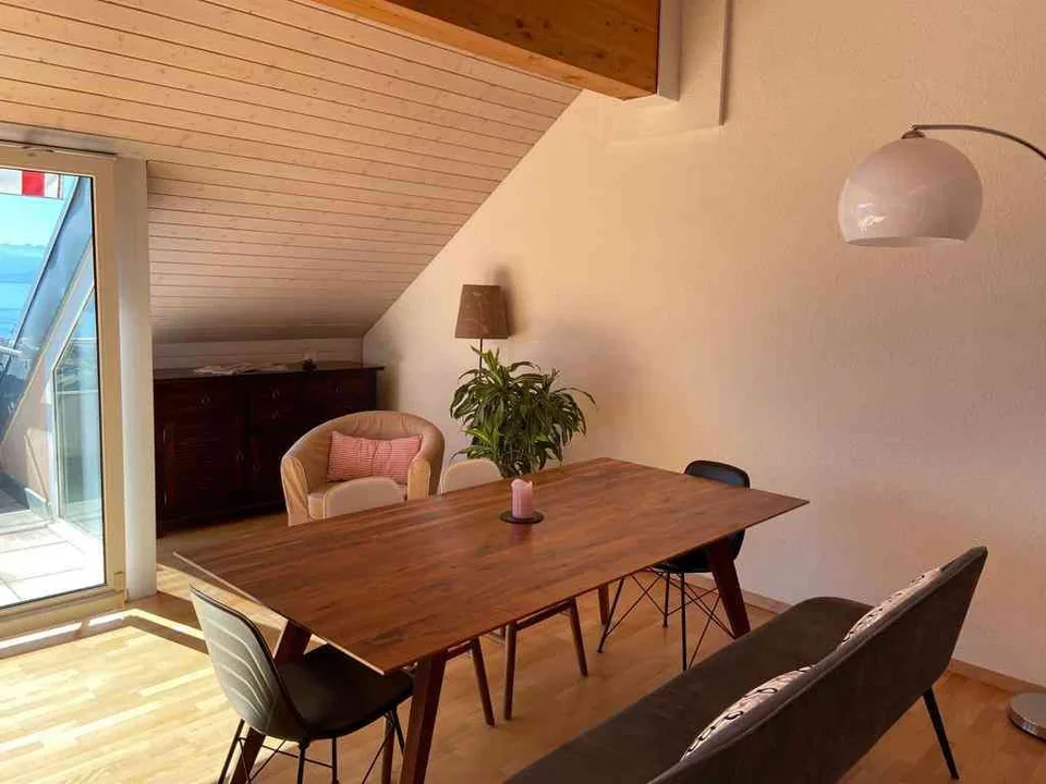 UNIQUE, attique de 140m2 avec vue imprenable sur le lac et les alpes