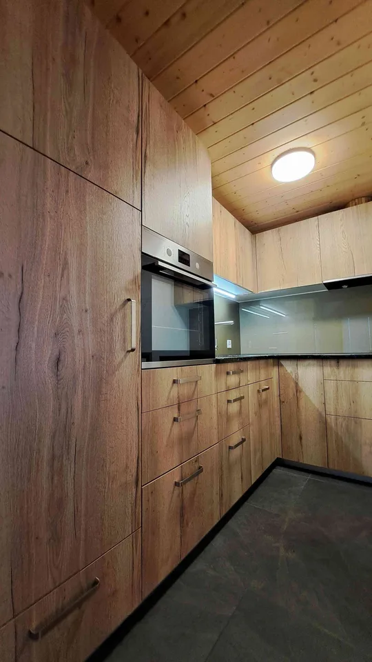 10-Zimmer-Einfamilienhaus (2 Wohnungen) im Grünen