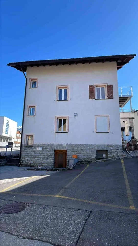 Immeuble de rendement – 325 m² – Revenus locatifs CHF 92’500/an – Vent