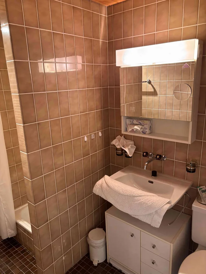 Sehr schöne kleine Wohnung für Dauermieter