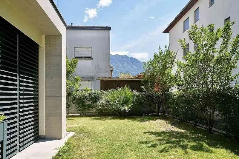 Appartamento 4,5 locali con giardino privato a Gordola