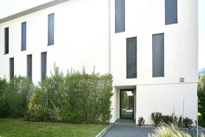 Appartamento 4,5 locali con giardino privato a Gordola
