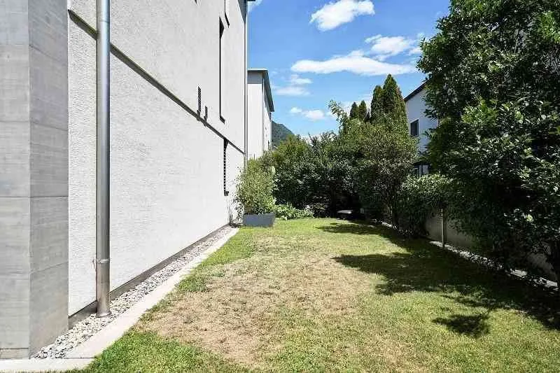 Appartamento 4,5 locali con giardino privato a Gordola